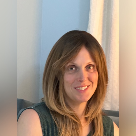 Unknown Amazon Wig Soft Layered Synthetic Fibers with Trimmed Bangs - Picture 14 of 15